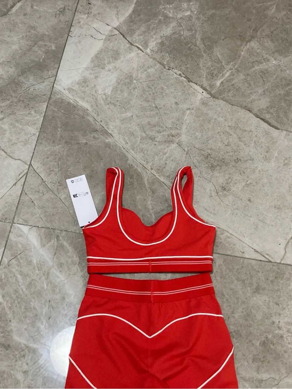 ALO Yoga Red Seam-Accent Sports Bra & High-Waist Leggings Set